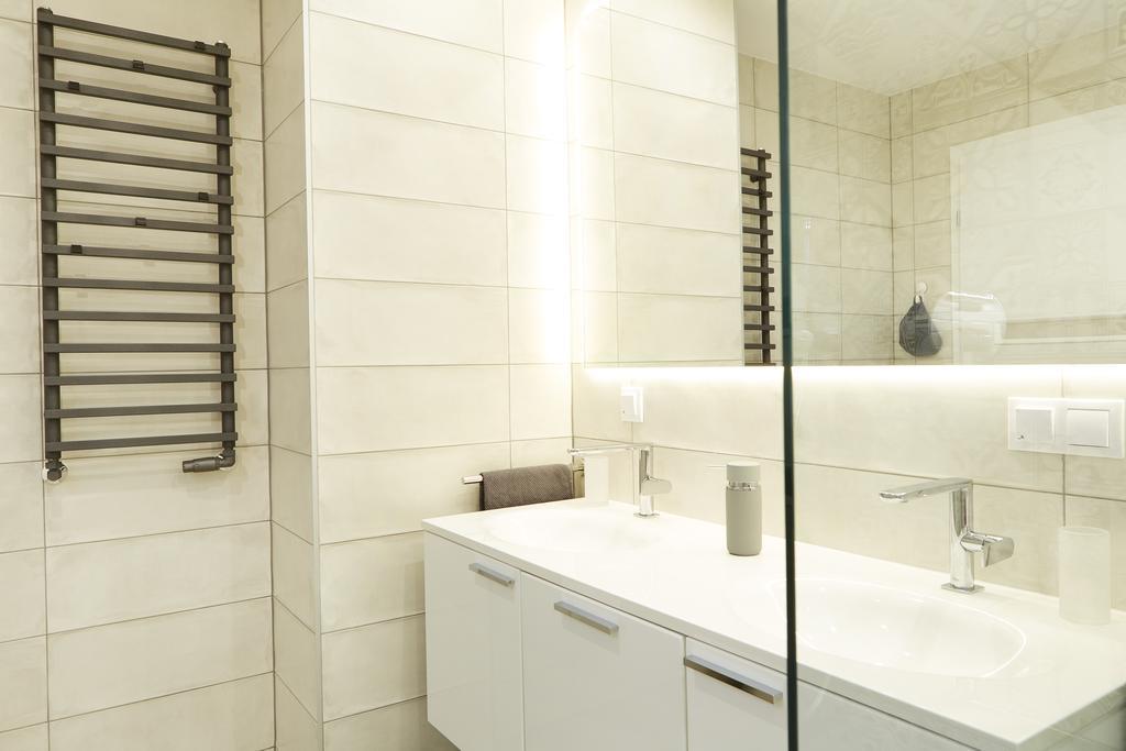 ワルシャワLovely Lux Garden Flat Near Royal Parkアパートメント エクステリア 写真