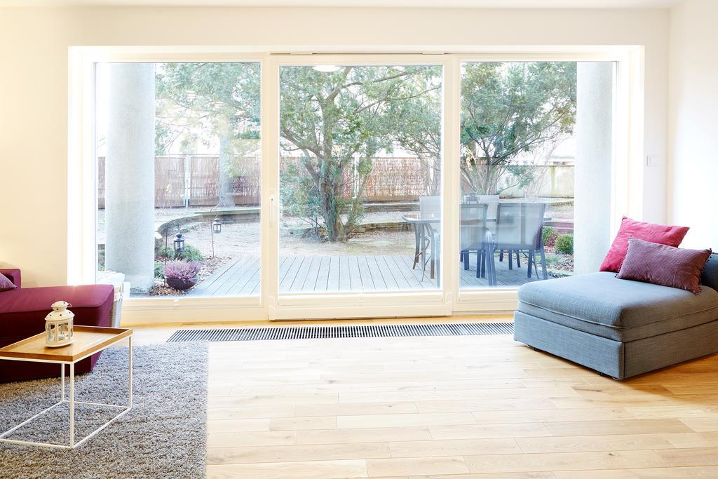 ワルシャワLovely Lux Garden Flat Near Royal Parkアパートメント エクステリア 写真
