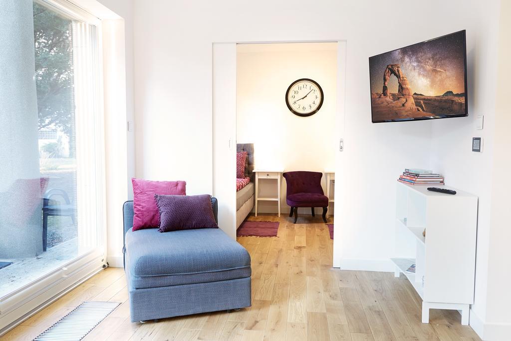 ワルシャワLovely Lux Garden Flat Near Royal Parkアパートメント エクステリア 写真