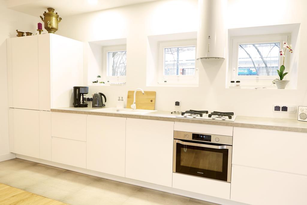 ワルシャワLovely Lux Garden Flat Near Royal Parkアパートメント エクステリア 写真